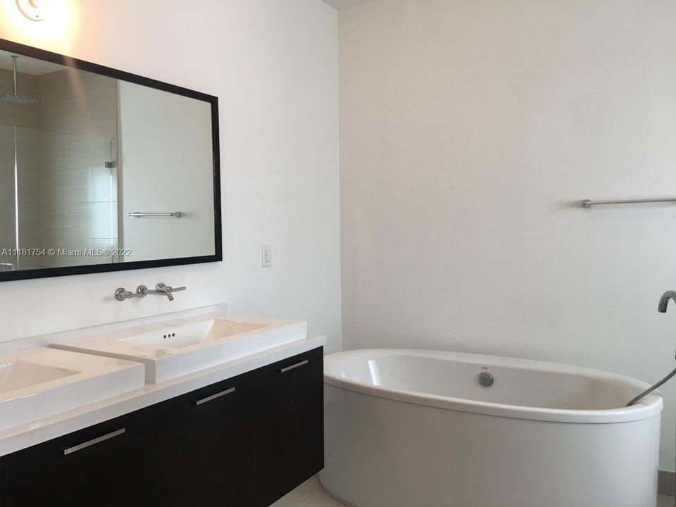 Недавно арендовано: $4,000 (4 спален, 3 ванн, 2408 Квадратных фут)