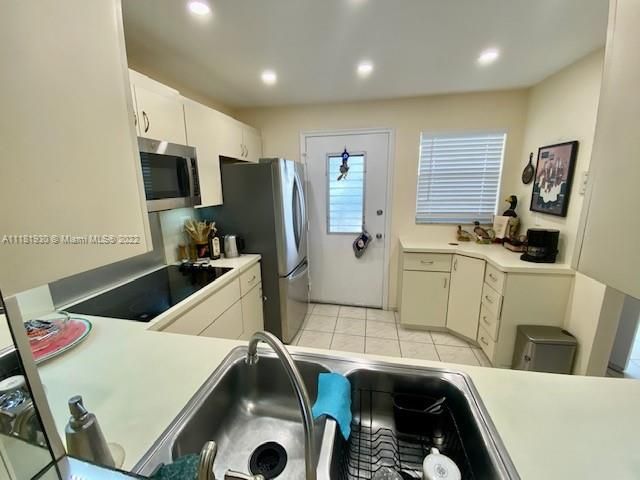 Recently Sold: $189,000 (1 beds, 1 baths, 812 Square Feet)