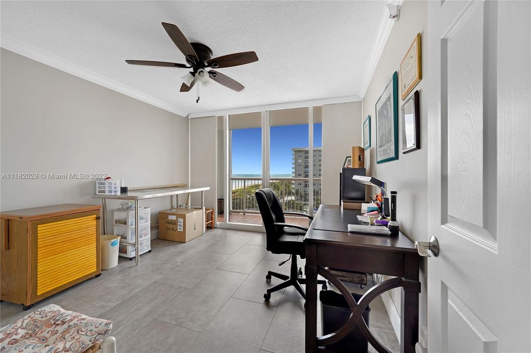 Recently Sold: $1,750,000 (3 beds, 2 baths, 1863 Square Feet)