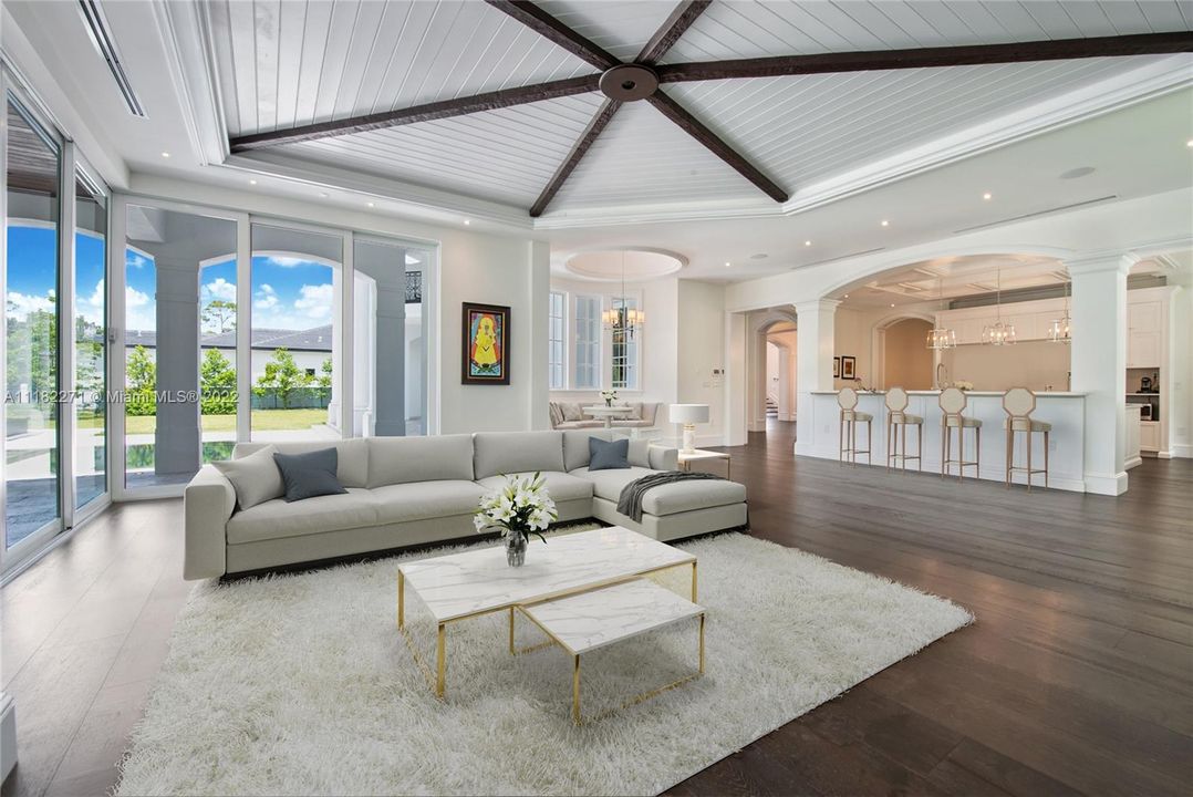 Recently Sold: $9,400,000 (5 beds, 7 baths, 9495 Square Feet)