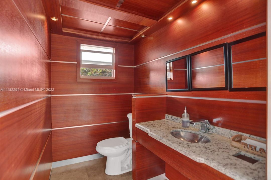 最近售出: $2,900,000 (0 贝兹, 0 浴室, 0 平方英尺)
