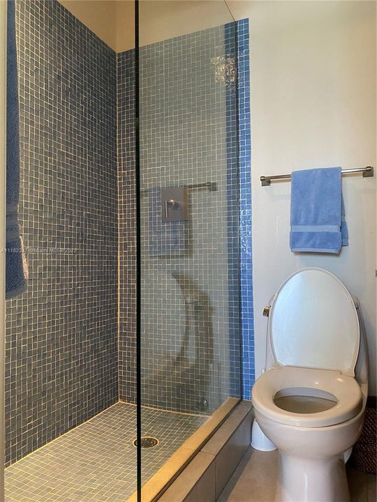 最近售出: $399,000 (2 贝兹, 2 浴室, 1000 平方英尺)