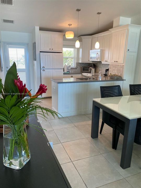 最近售出: $399,000 (2 贝兹, 2 浴室, 1000 平方英尺)