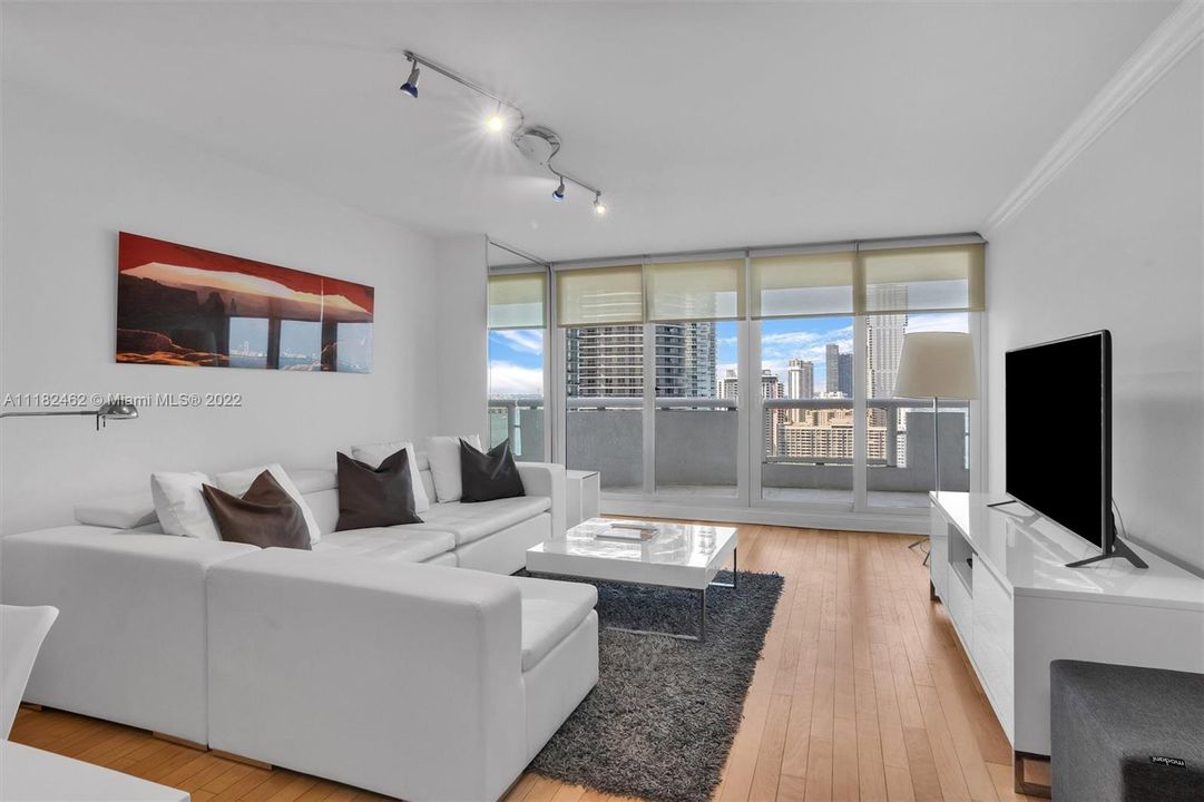 Recently Sold: $498,000 (1 beds, 1 baths, 1048 Square Feet)
