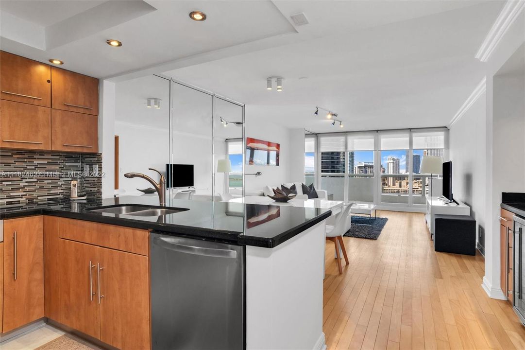 Recently Sold: $498,000 (1 beds, 1 baths, 1048 Square Feet)