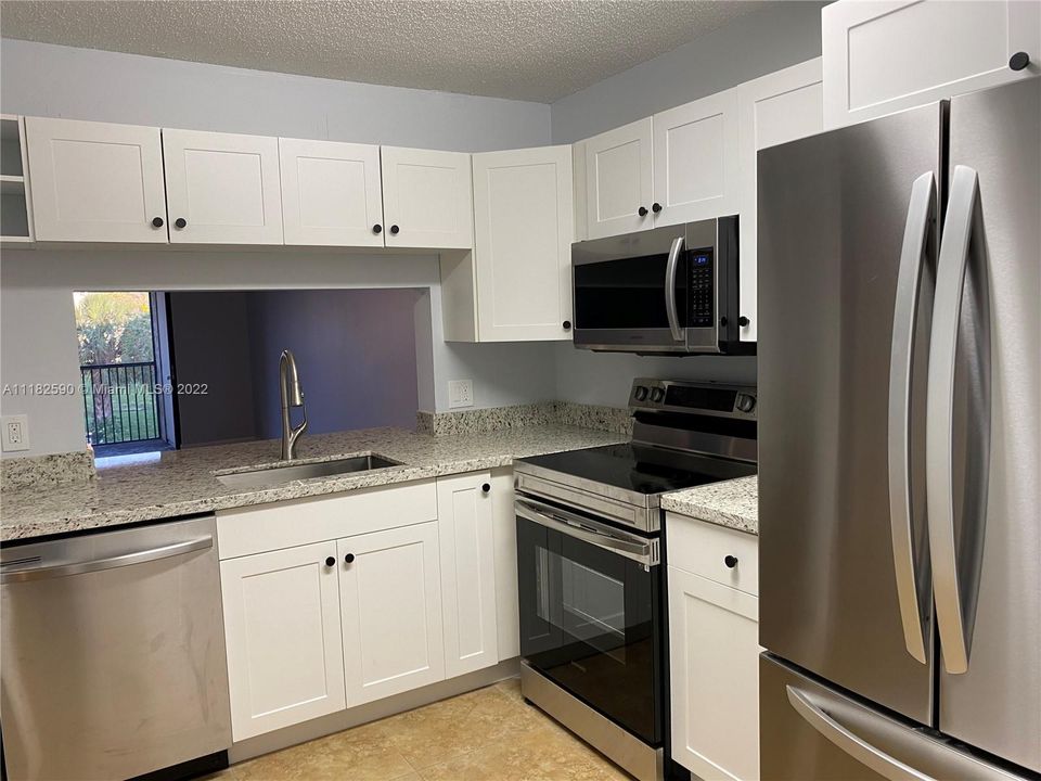 WOW!!! BEAUTIFUL BRAND NEW KITCHEN