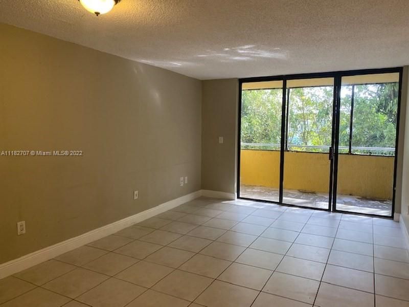 Recently Rented: $1,730 (2 beds, 1 baths, 828 Square Feet)