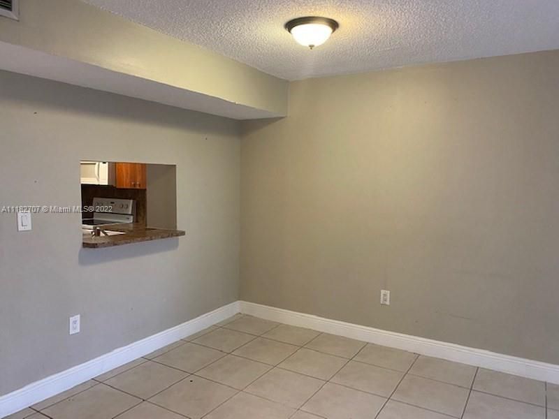 Recently Rented: $1,730 (2 beds, 1 baths, 828 Square Feet)