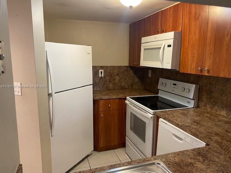 Recently Rented: $1,730 (2 beds, 1 baths, 828 Square Feet)