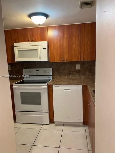 Recently Rented: $1,730 (2 beds, 1 baths, 828 Square Feet)