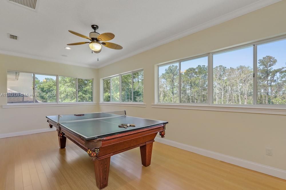 Recently Sold: $1,320,000 (5 beds, 4 baths, 4730 Square Feet)