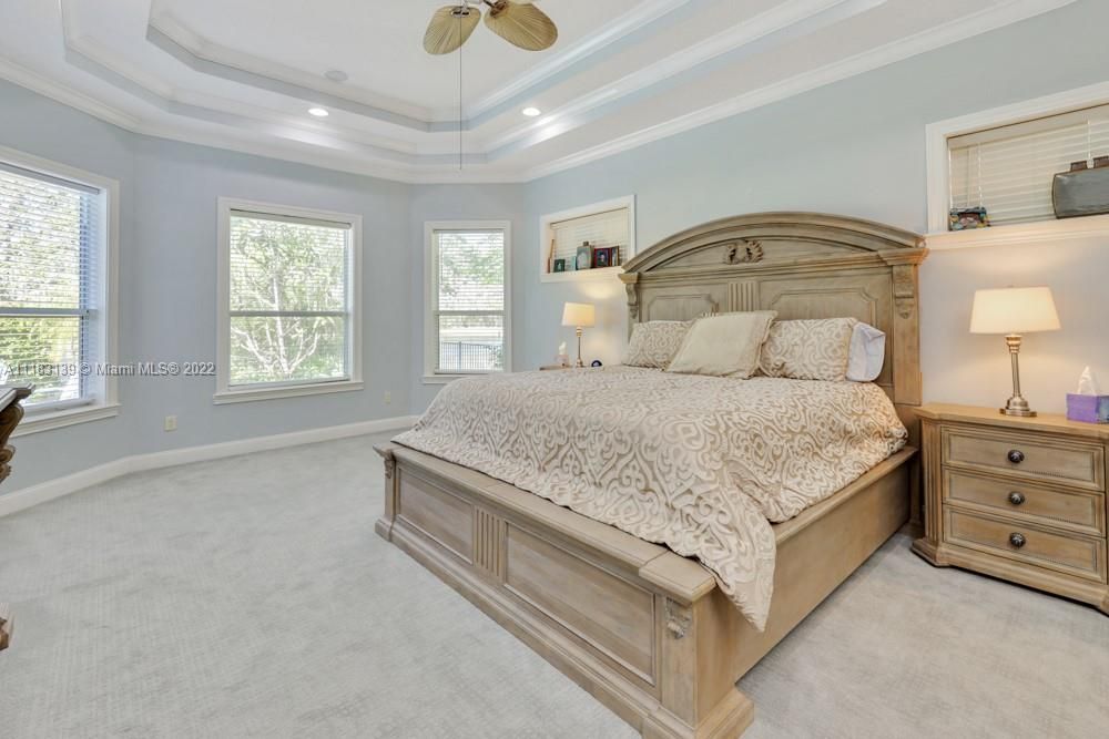 Recently Sold: $1,320,000 (5 beds, 4 baths, 4730 Square Feet)