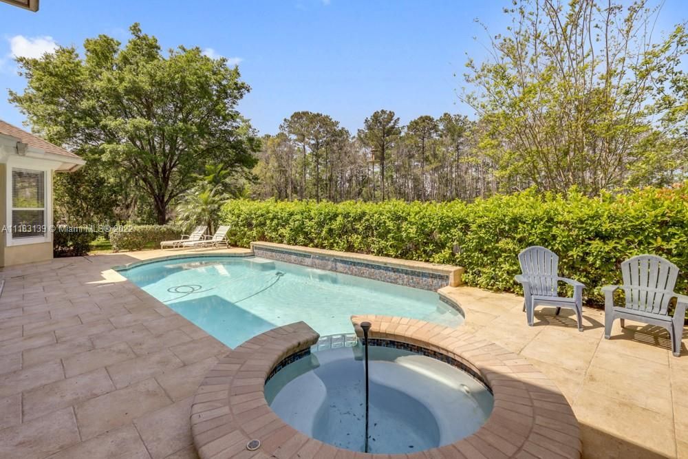 Recently Sold: $1,320,000 (5 beds, 4 baths, 4730 Square Feet)