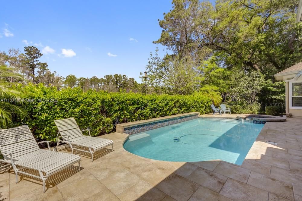 Recently Sold: $1,320,000 (5 beds, 4 baths, 4730 Square Feet)