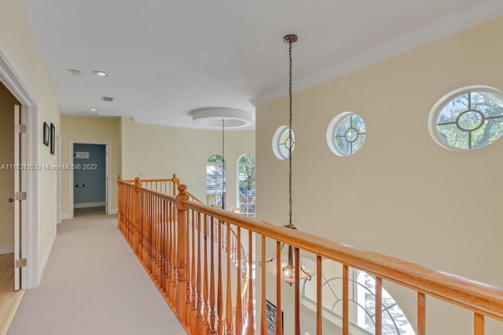 Recently Sold: $1,320,000 (5 beds, 4 baths, 4730 Square Feet)