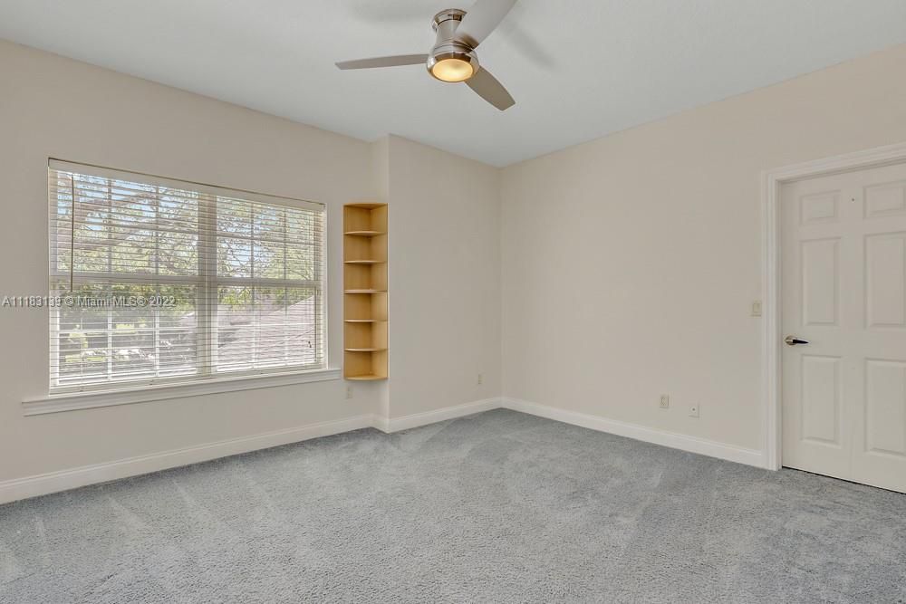 Recently Sold: $1,320,000 (5 beds, 4 baths, 4730 Square Feet)