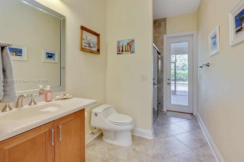 Recently Sold: $1,320,000 (5 beds, 4 baths, 4730 Square Feet)