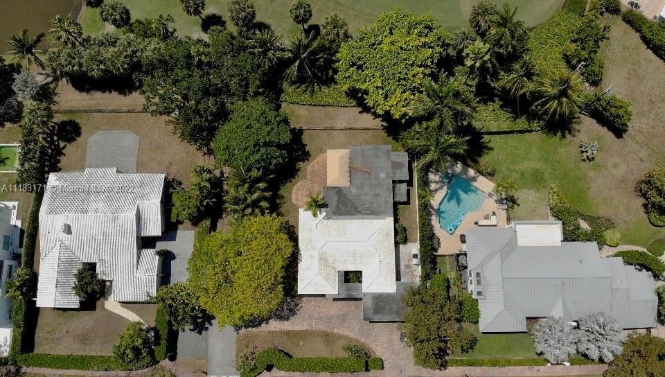 Recently Sold: $4,000,000 (4 beds, 3 baths, 2618 Square Feet)
