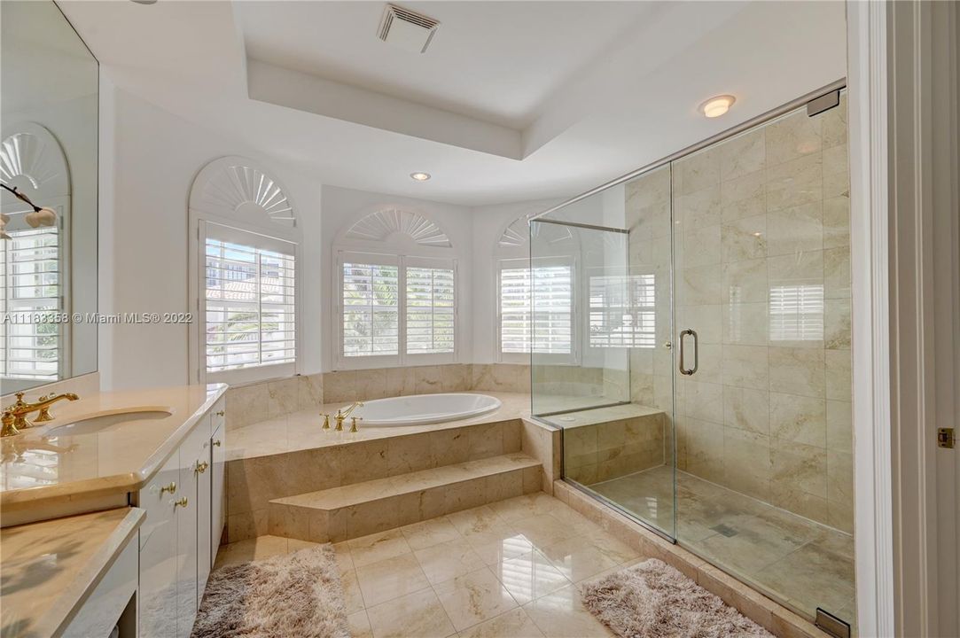 Недавно продано: $2,900,000 (5 спален, 4 ванн, 4138 Квадратных фут)