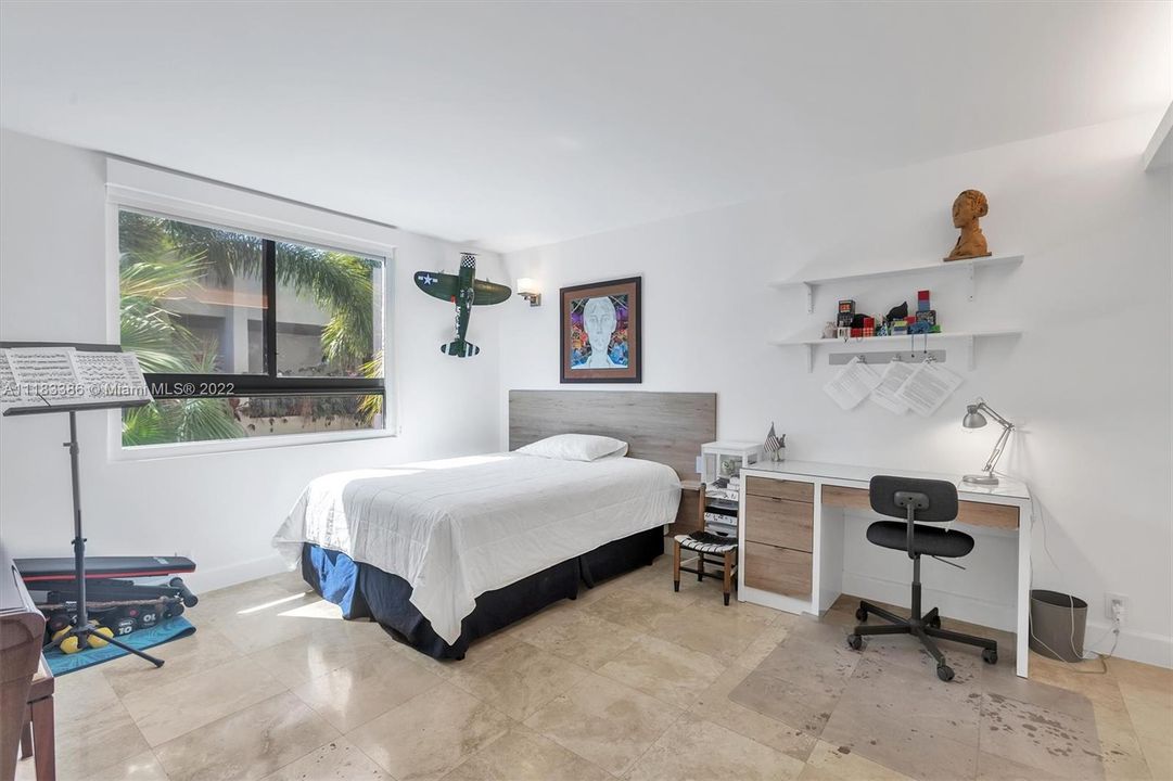 Recently Sold: $1,425,000 (3 beds, 2 baths, 1600 Square Feet)