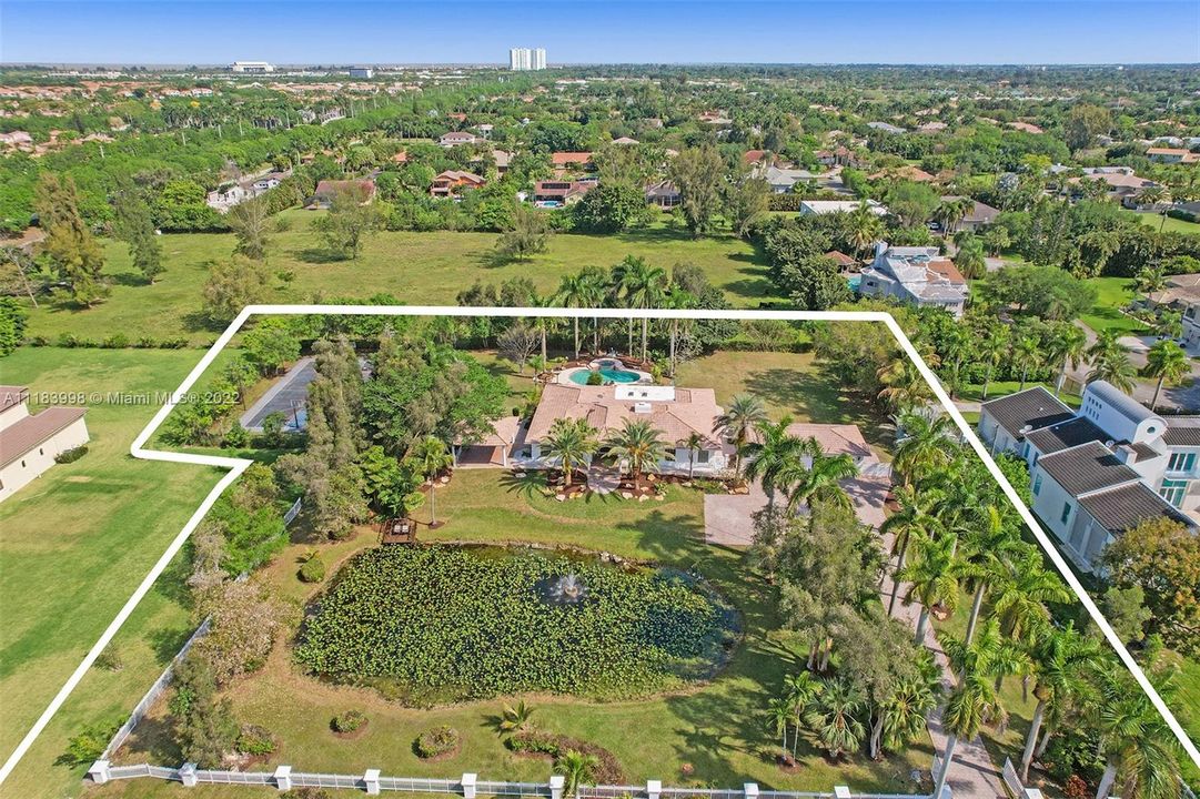 Recently Sold: $1,850,000 (3 beds, 3 baths, 4008 Square Feet)