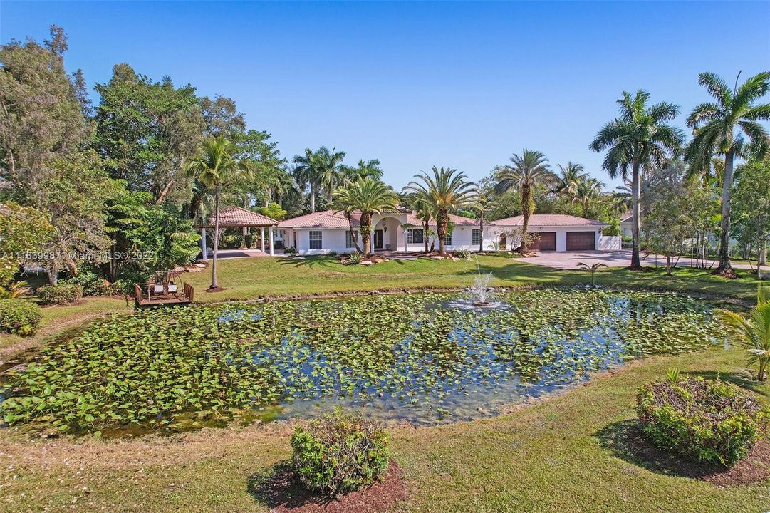 Recently Sold: $1,850,000 (3 beds, 3 baths, 4008 Square Feet)