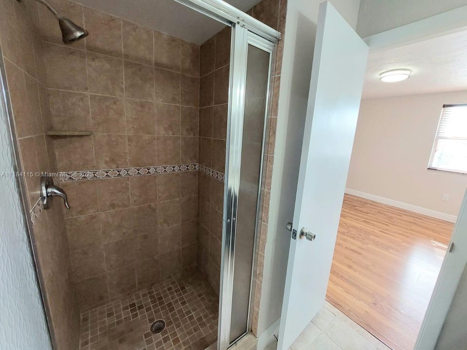 Vendido Recientemente: $379,800 (2 camas, 2 baños, 1000 Pies cuadrados)