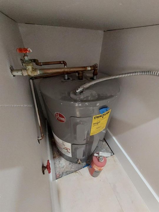 Vendido Recientemente: $379,800 (2 camas, 2 baños, 1000 Pies cuadrados)