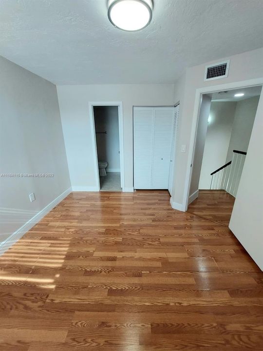 Vendido Recientemente: $379,800 (2 camas, 2 baños, 1000 Pies cuadrados)