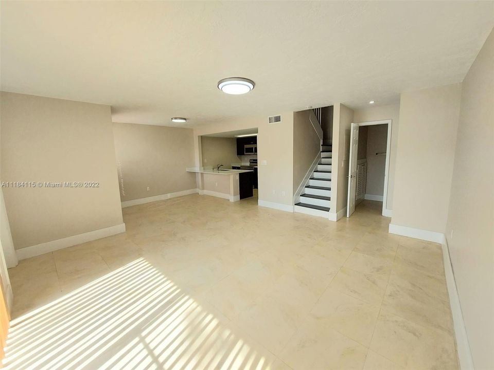 Vendido Recientemente: $379,800 (2 camas, 2 baños, 1000 Pies cuadrados)