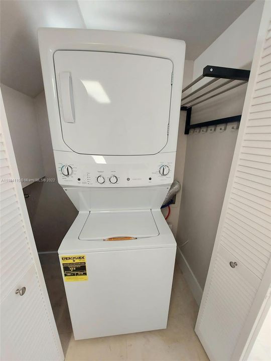 Vendido Recientemente: $379,800 (2 camas, 2 baños, 1000 Pies cuadrados)