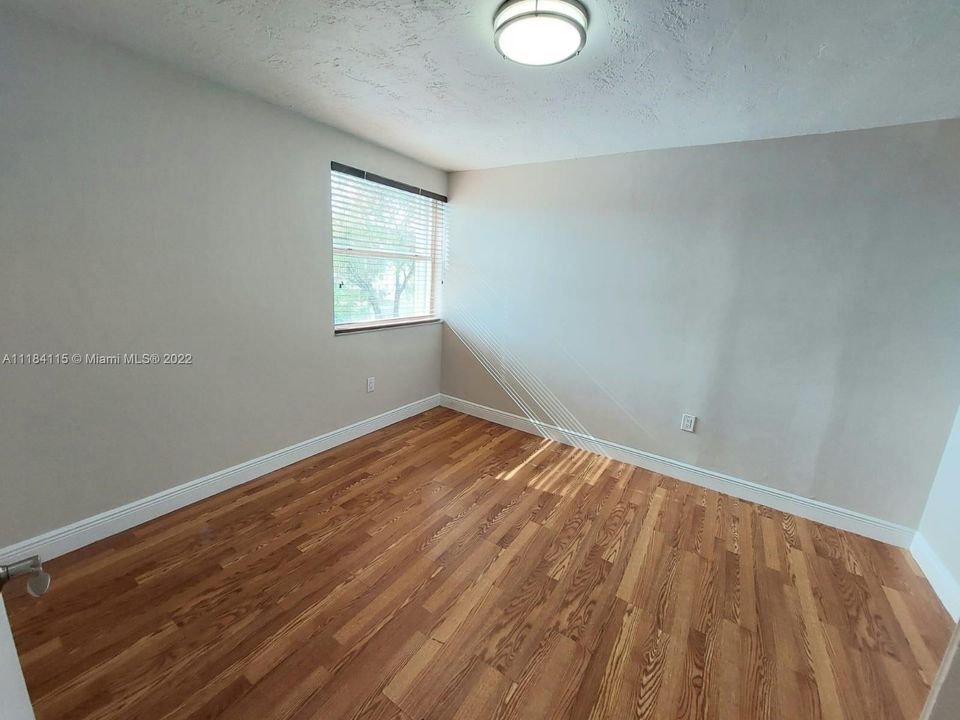 Vendido Recientemente: $379,800 (2 camas, 2 baños, 1000 Pies cuadrados)