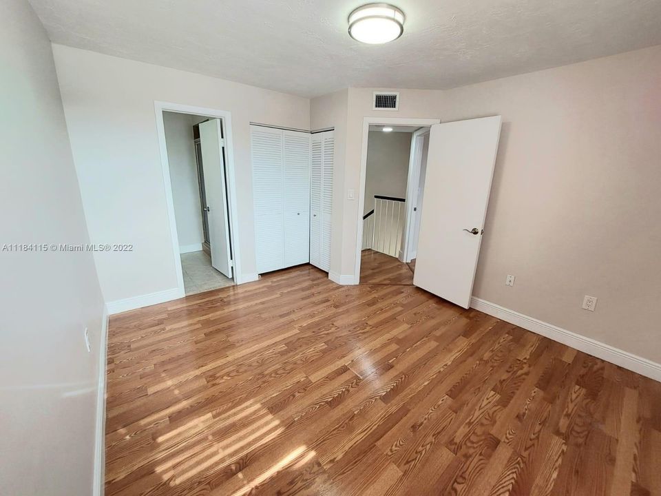 Vendido Recientemente: $379,800 (2 camas, 2 baños, 1000 Pies cuadrados)