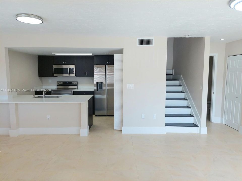 Vendido Recientemente: $379,800 (2 camas, 2 baños, 1000 Pies cuadrados)