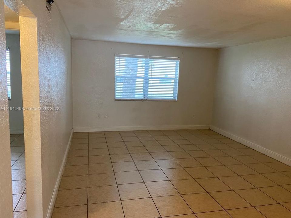 Vendido Recientemente: $175,000 (2 camas, 1 baños, 801 Pies cuadrados)