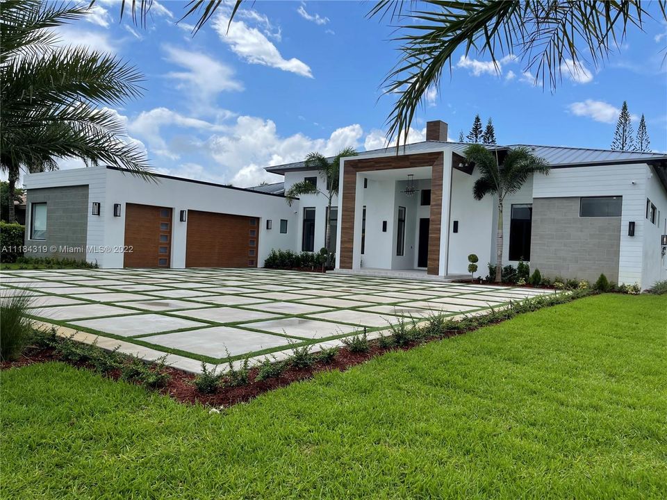 Recently Sold: $3,699,000 (6 beds, 5 baths, 0 Square Feet)