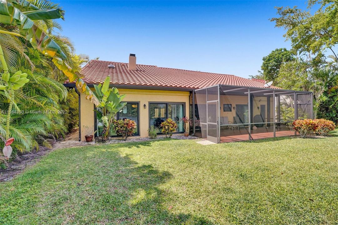 Vendido Recientemente: $699,900 (3 camas, 2 baños, 2099 Pies cuadrados)