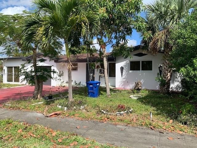 Recently Sold: $625,000 (4 beds, 3 baths, 1672 Square Feet)