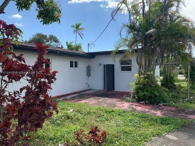 Recently Sold: $625,000 (4 beds, 3 baths, 1672 Square Feet)