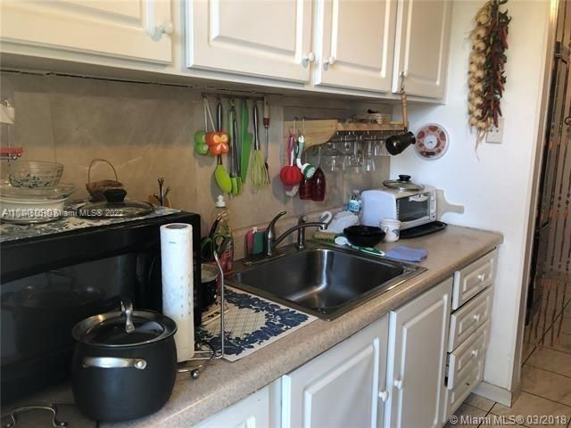 Recently Sold: $80,000 (1 beds, 1 baths, 688 Square Feet)