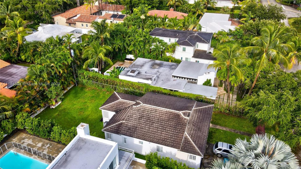 For Sale: $1,900,000 (3 beds, 2 baths, 1702 Square Feet)