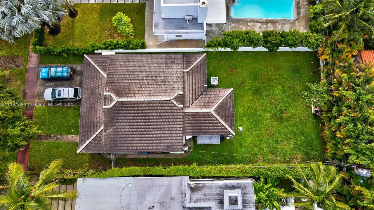 For Sale: $1,900,000 (3 beds, 2 baths, 1702 Square Feet)
