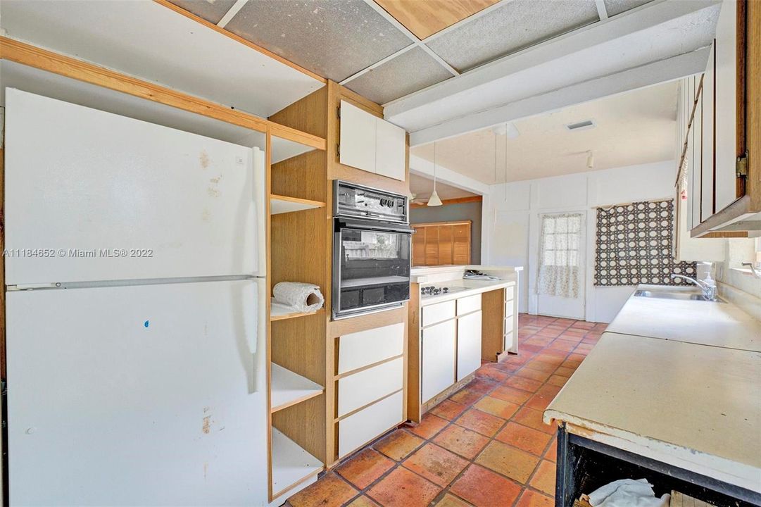 Vendido Recientemente: $799,000 (3 camas, 3 baños, 2327 Pies cuadrados)