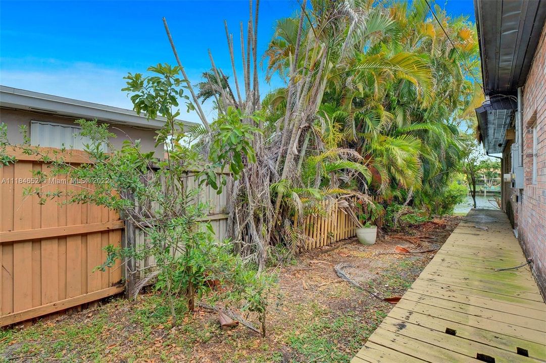 Vendido Recientemente: $799,000 (3 camas, 3 baños, 2327 Pies cuadrados)