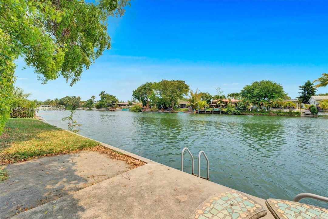 Vendido Recientemente: $799,000 (3 camas, 3 baños, 2327 Pies cuadrados)