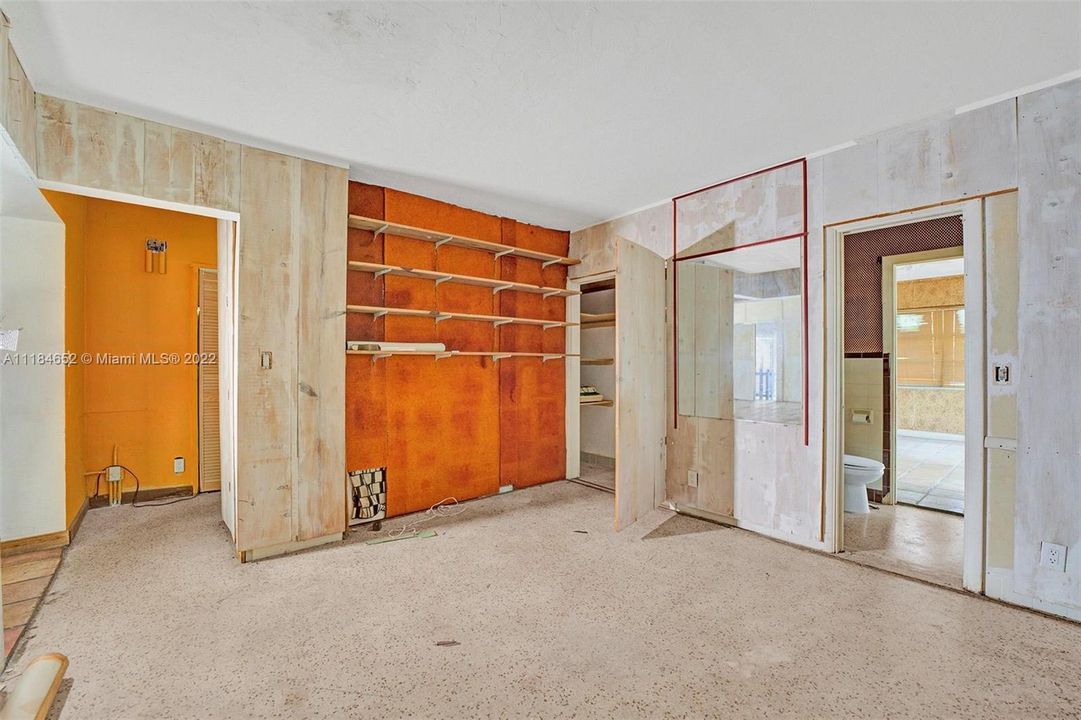 Vendido Recientemente: $799,000 (3 camas, 3 baños, 2327 Pies cuadrados)