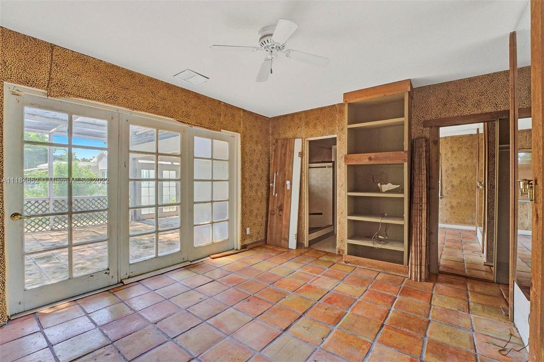 Vendido Recientemente: $799,000 (3 camas, 3 baños, 2327 Pies cuadrados)