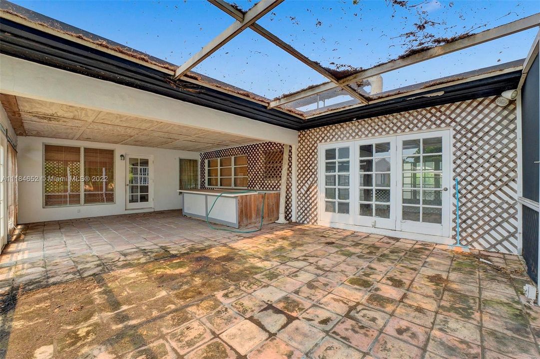 Vendido Recientemente: $799,000 (3 camas, 3 baños, 2327 Pies cuadrados)