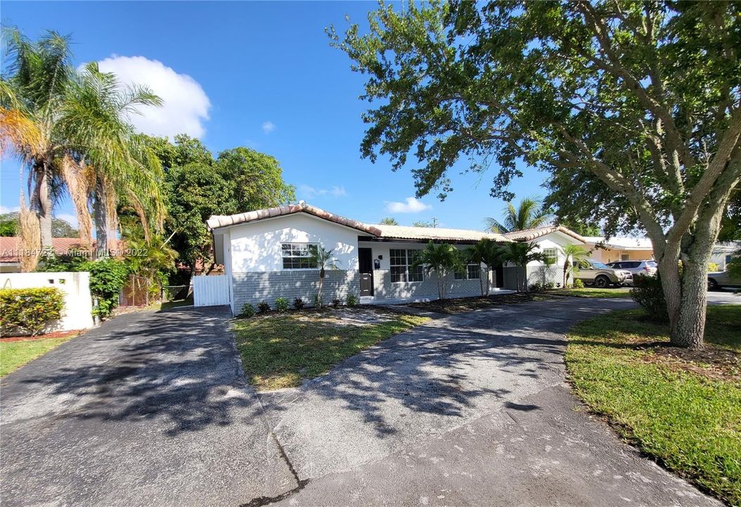 Recently Rented: $2,800 (3 beds, 1 baths, 1238 Square Feet)