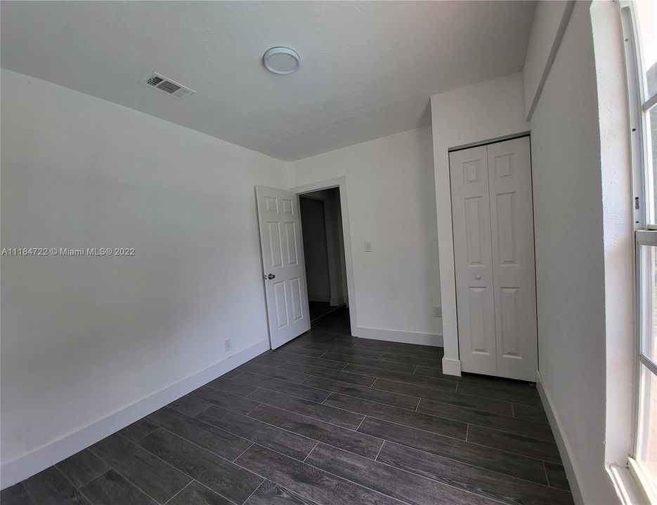 Recently Rented: $2,800 (3 beds, 1 baths, 1238 Square Feet)